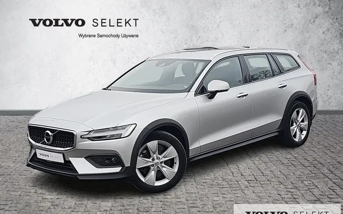 kujawsko-pomorskie Volvo V60 Cross Country cena 169900 przebieg: 61578, rok produkcji 2021 z Toruń